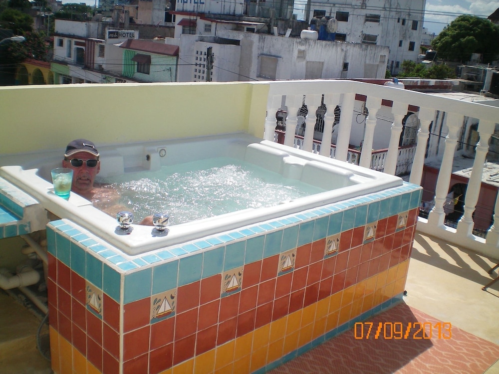 Room in B&B - Cancun Guest House 4 Terrace Tub