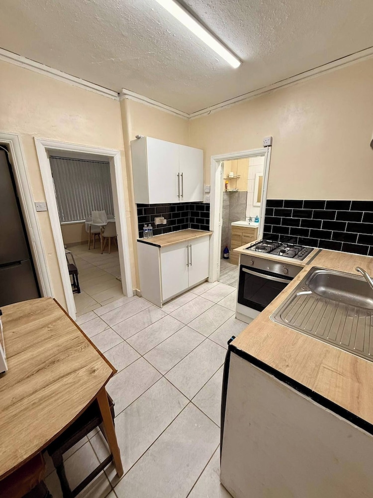 3bedroom Entire House in Stockport Town Manchester