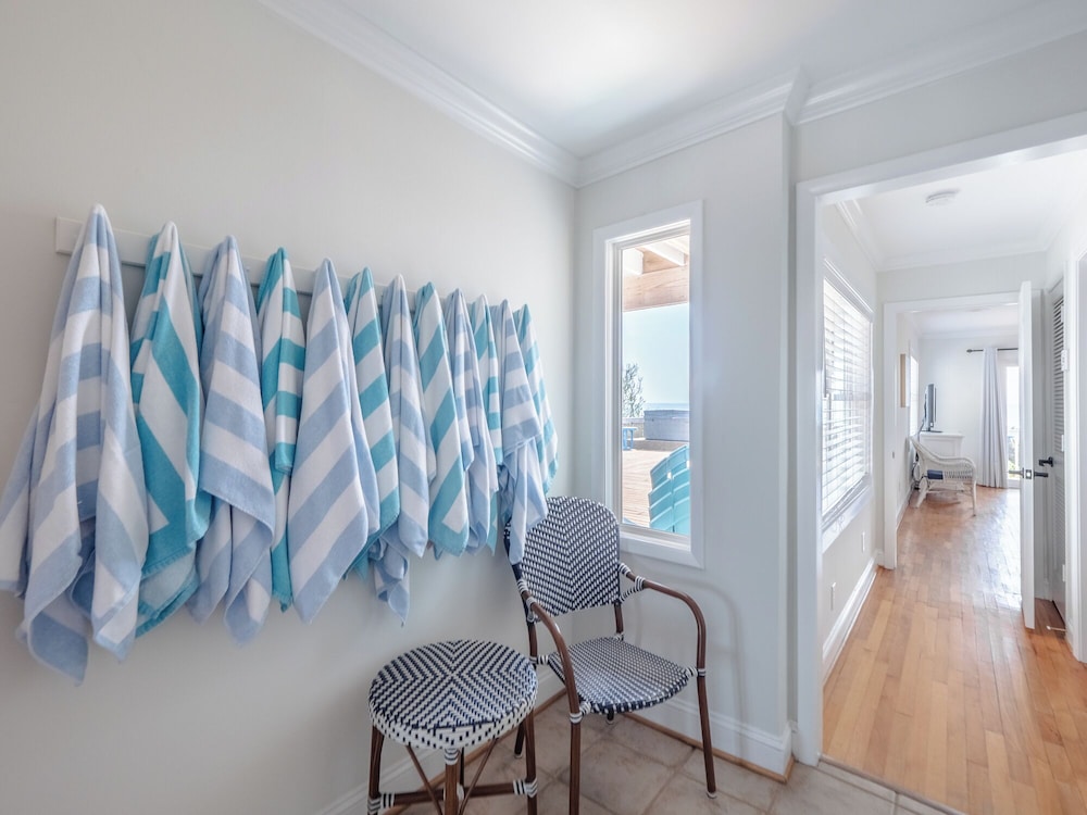Surfside Cottage by Topsail Realty