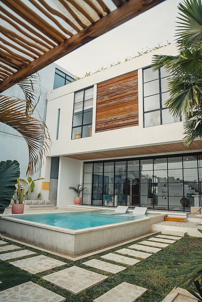 Arrova Bali by Blacksand