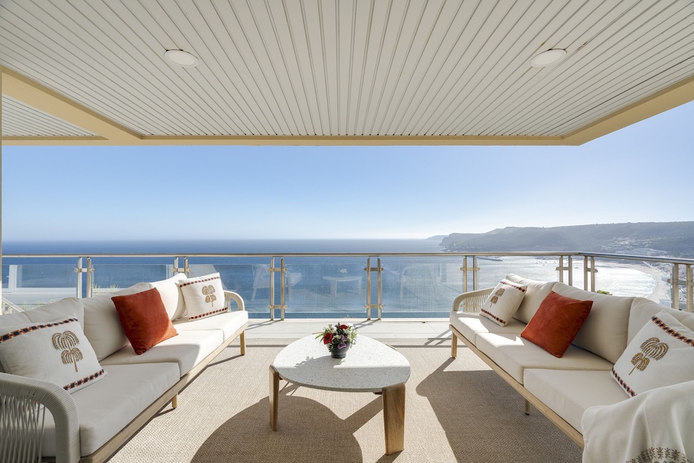 Coastline Arrabida Villa by Cadenzalux