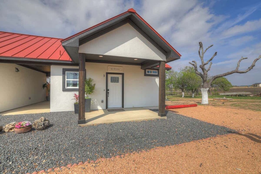 Modern Casita With Hot Tub Six Minutes From Main Street