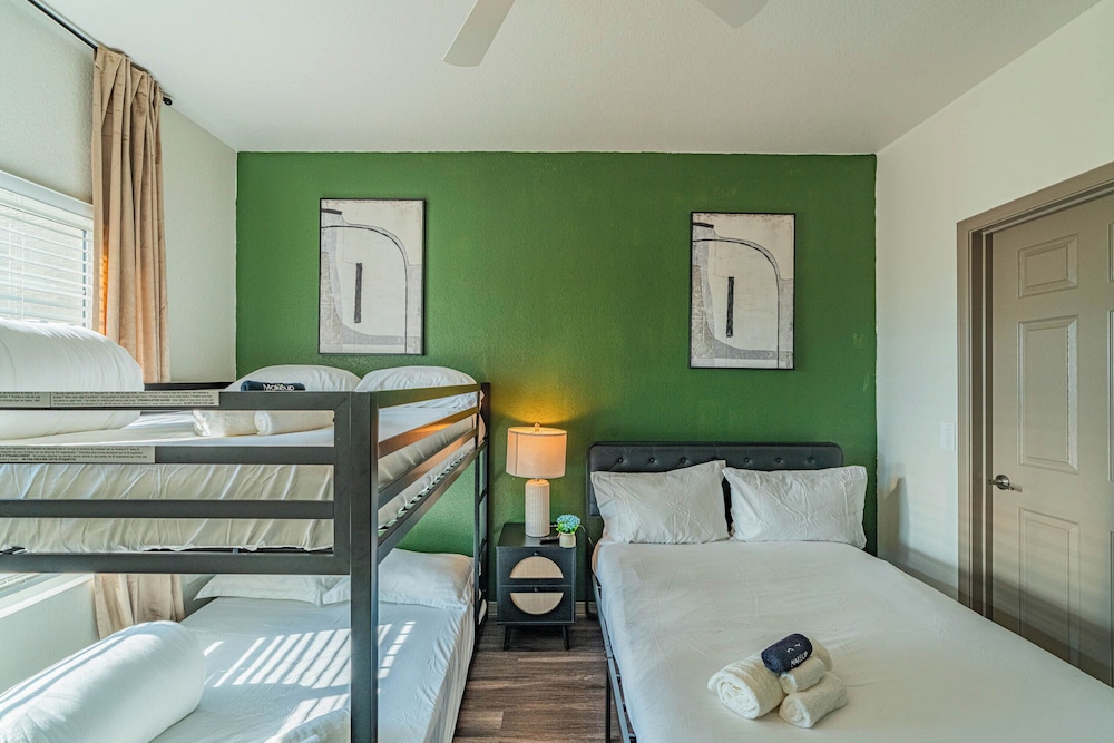 ROVE LIVING/KL - Cardinal 95