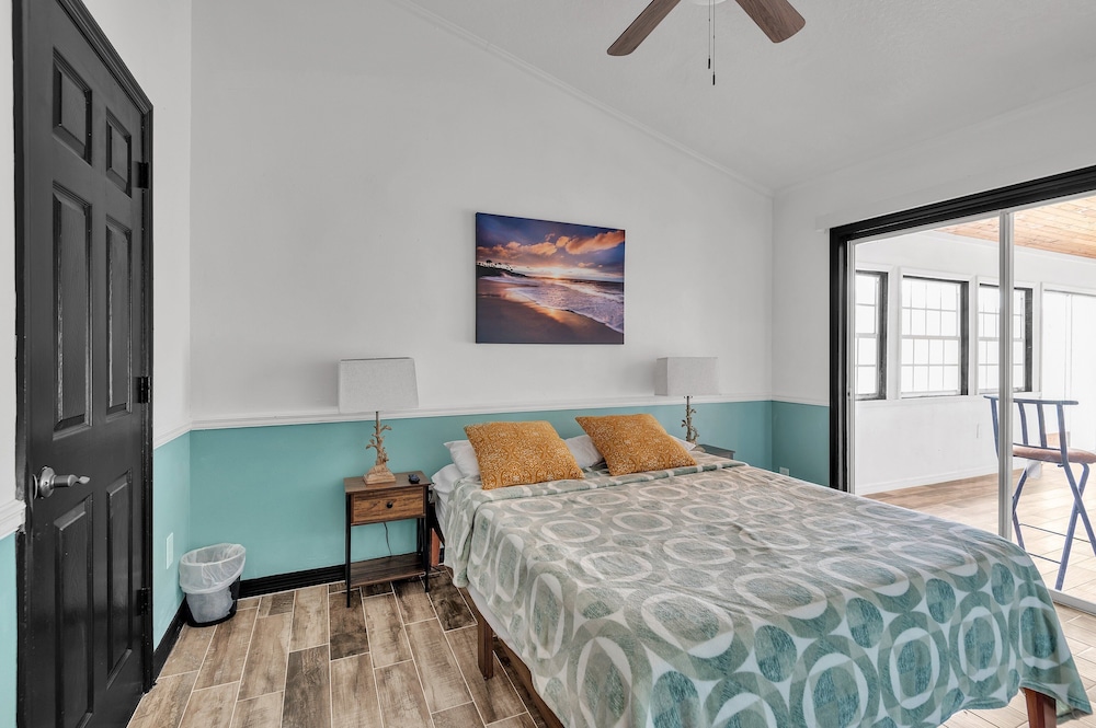 Relaxing Family Retreat In The Heart Of Sebastian 3 Bedroom Home