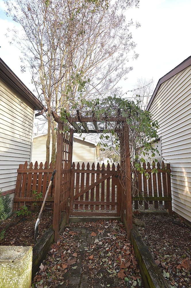 Broadway Cottage - Convenient Location!