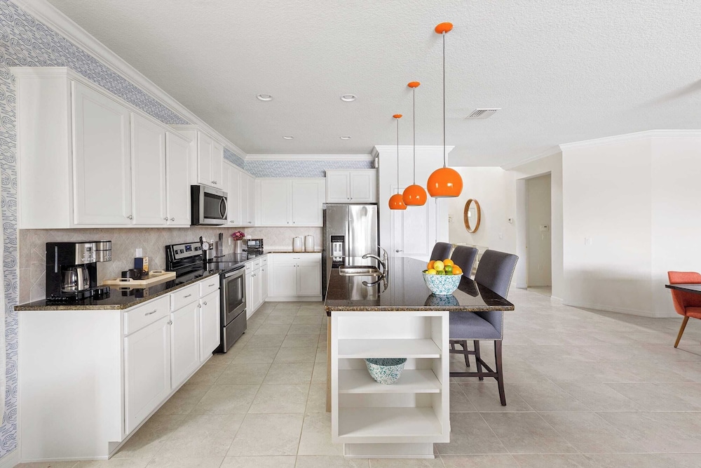 Sleeps 20! Resort Home Near Disney, Pool+game Room Twice-as-nice by Avantstay