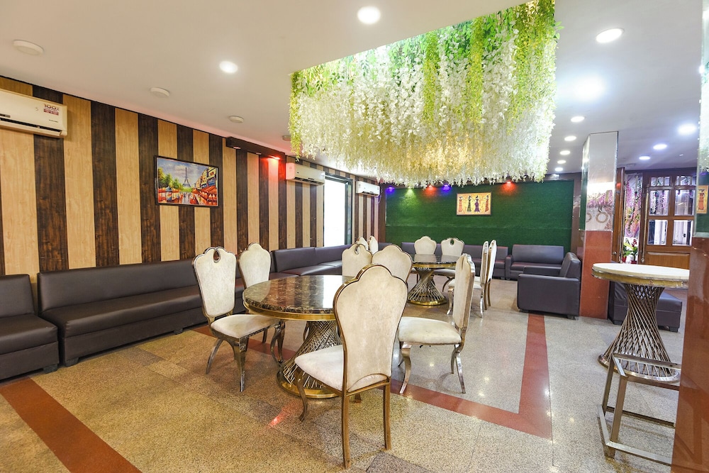 Fabhotel Grand Highway