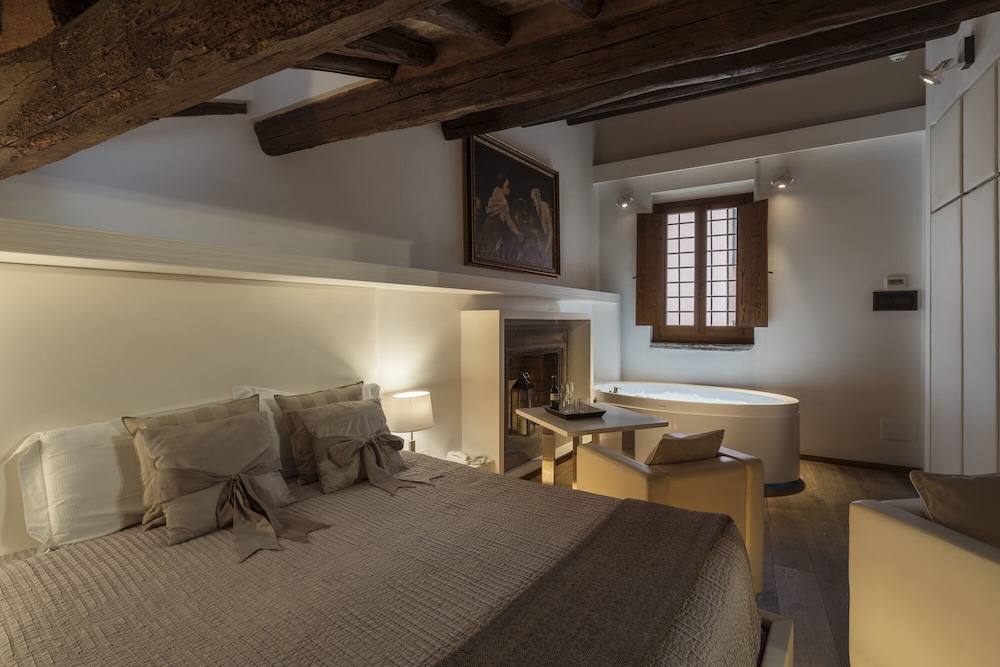 Gigli d'Oro Suite