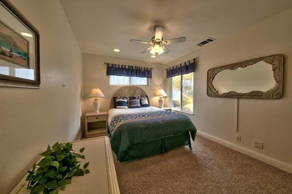 1673 Venice Drive 4 Bedroom Home