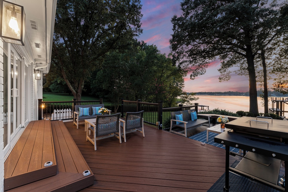 Lakefront Living W/optional Boat Rental