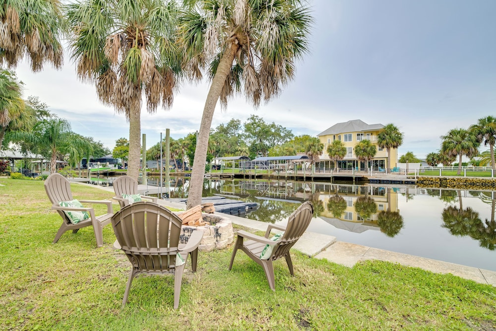 Canal-front Relaxation: Crystal River Home w/ Dock