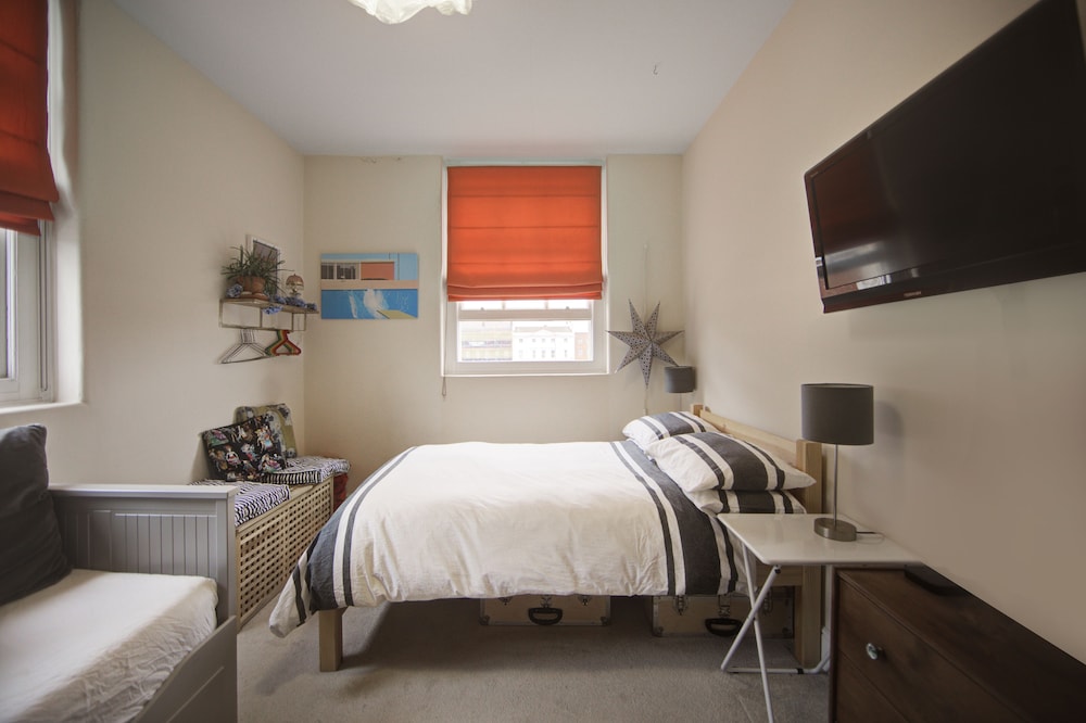 Old Town Grade II Listed 2 Bed view 4