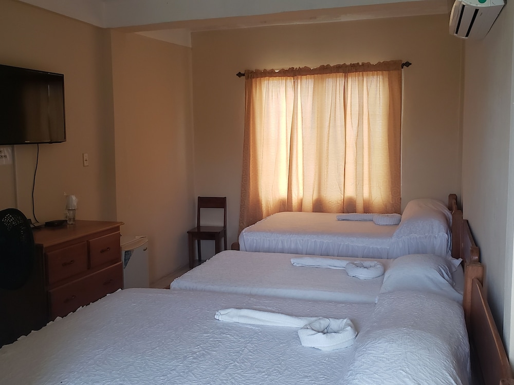 Belize Vacations - Pal's on the Beach - A Gold Standard Hotel - Property Image 91