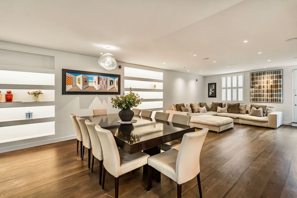 London Mews Home w Glass Atrium Terrace