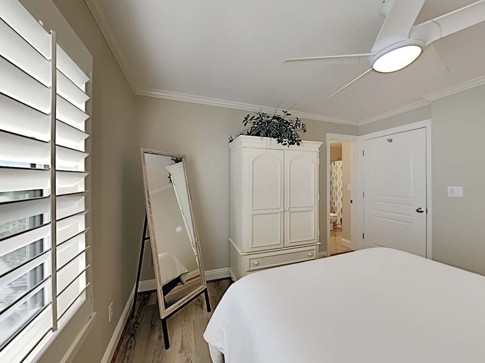 Emerald Dunes #405 by Southern Vacation Rentals