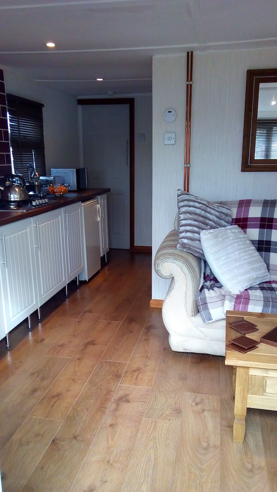 AJ's Chalet