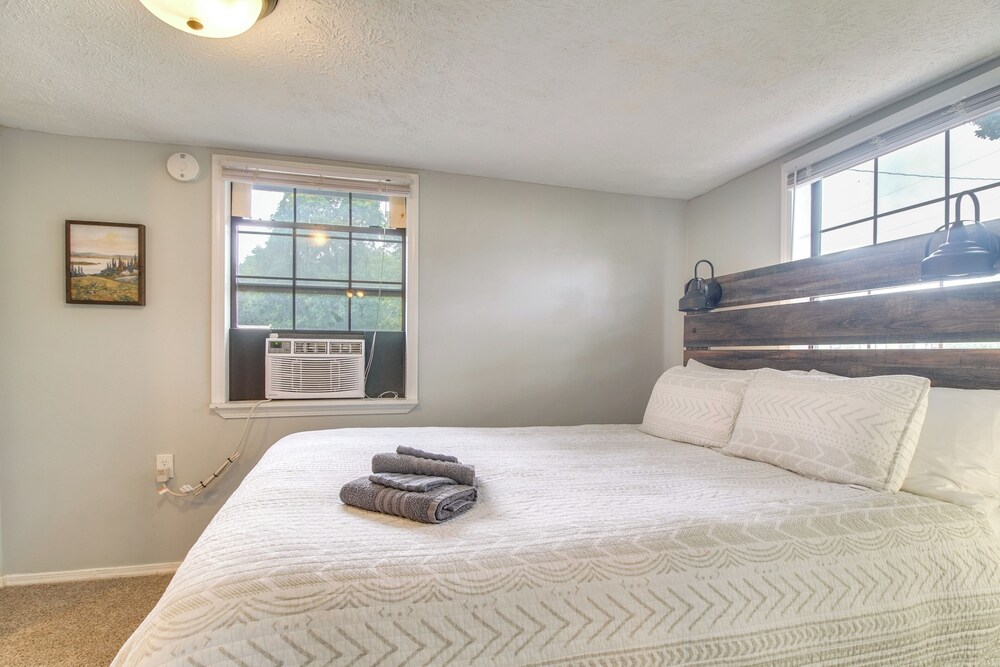 Half-mi to Marina: Pet-friendly Disney Home view 4