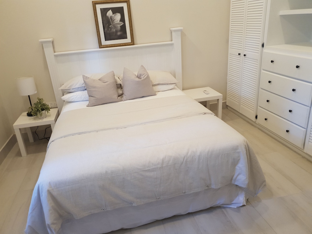 The Lane @ Rodney Bay - Newly renovated & tastefully furnished 3 bedroom house 1 Home by RedAwning view 4