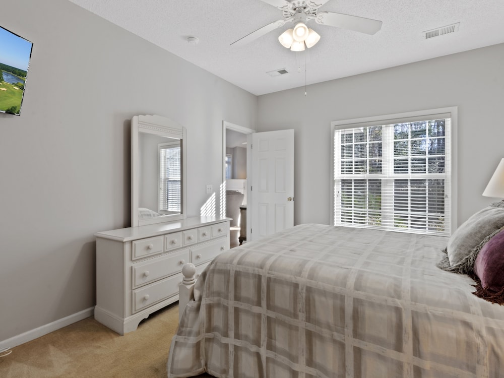 Fairway Oaks #20d 3 Bedroom Condo by RedAwning view 2
