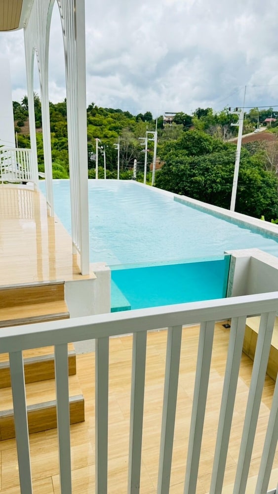 Hill Jai Poolvilla Khao Kho