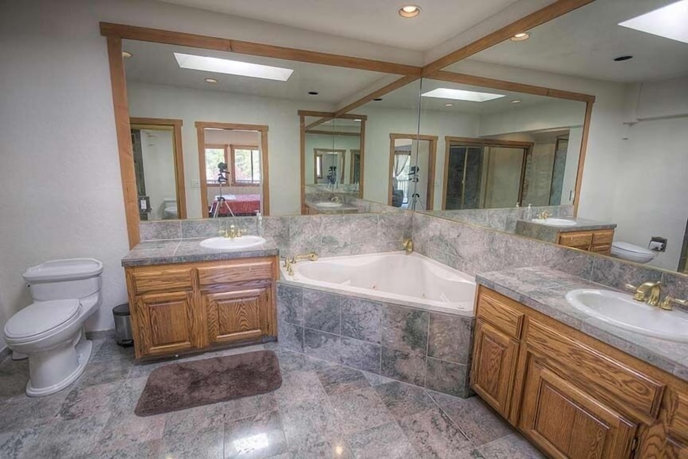 569 Lucerne 4 Bedroom Home by RedAwning