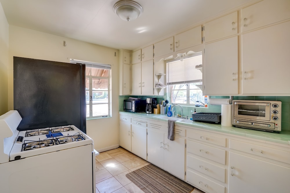 15 Mi to Saguaro Nat'l Park: Home w/ Patio & Bbq! view 5