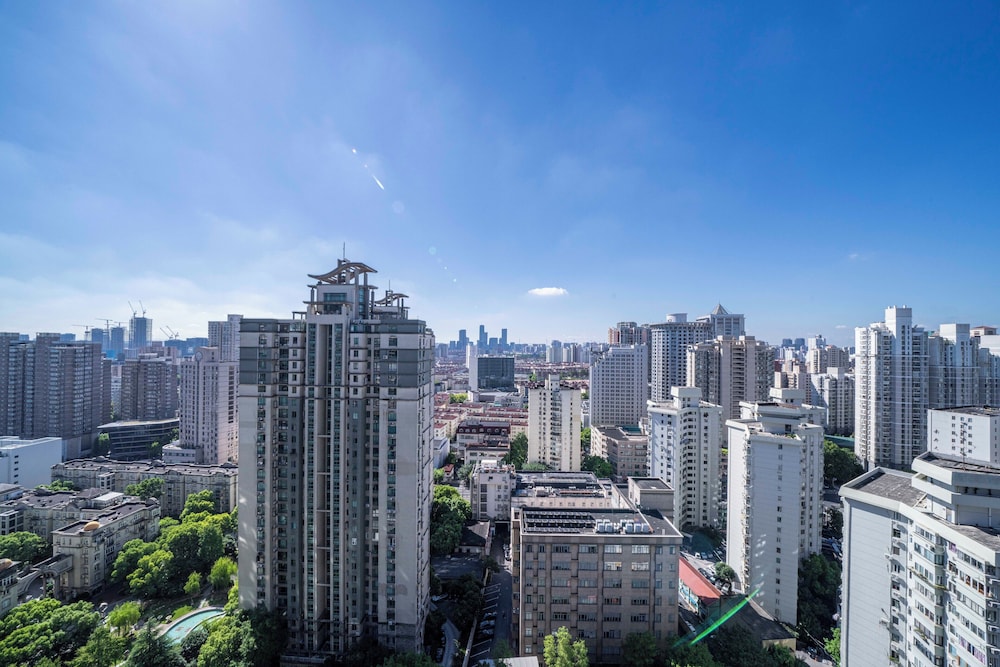 Tyms 2BR 1BA Apt Xujiahui Metro