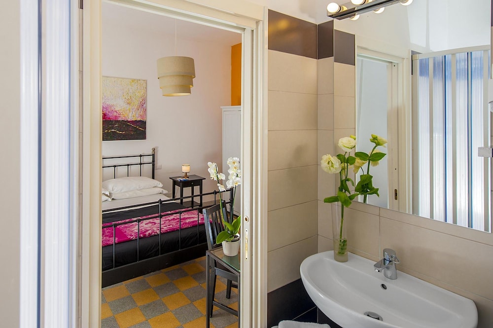 Bernini in Roma With 2 Bedrooms and 2 Bathrooms