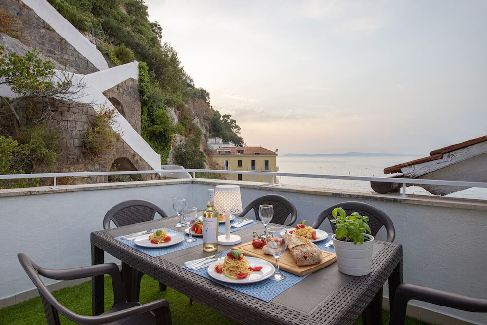 Seaview Home On The Beach & Amazing Views Terrace