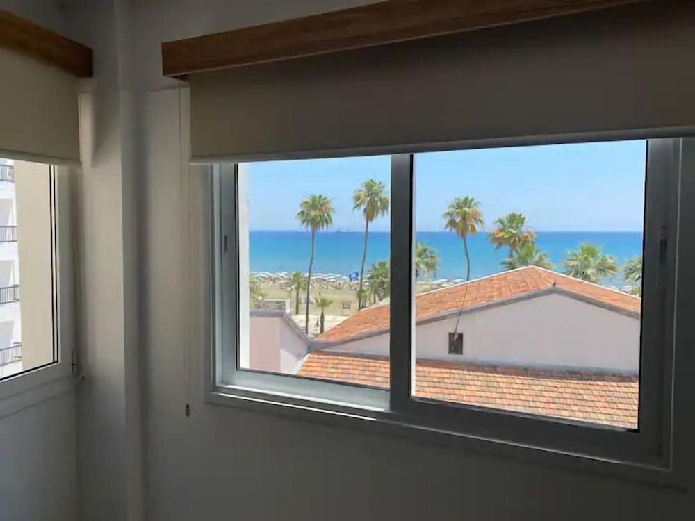 LARNACA BAY SUITES