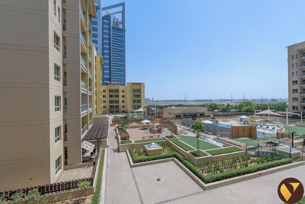 Modern 1 Bedroom Apartment in The Greens