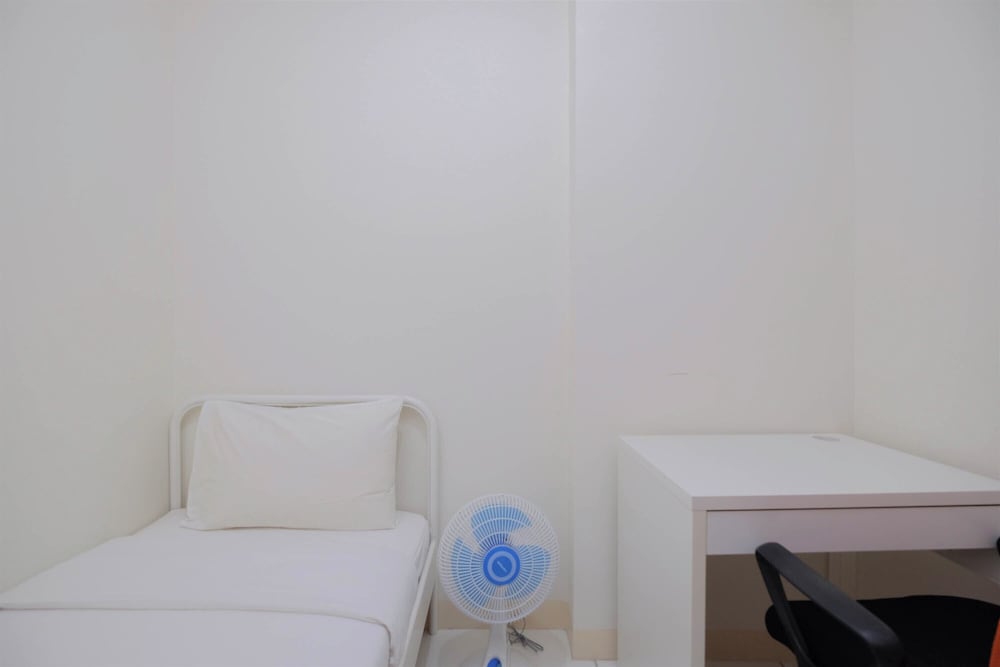 Modern Look 2BR at Podomoro Golf View Apartment