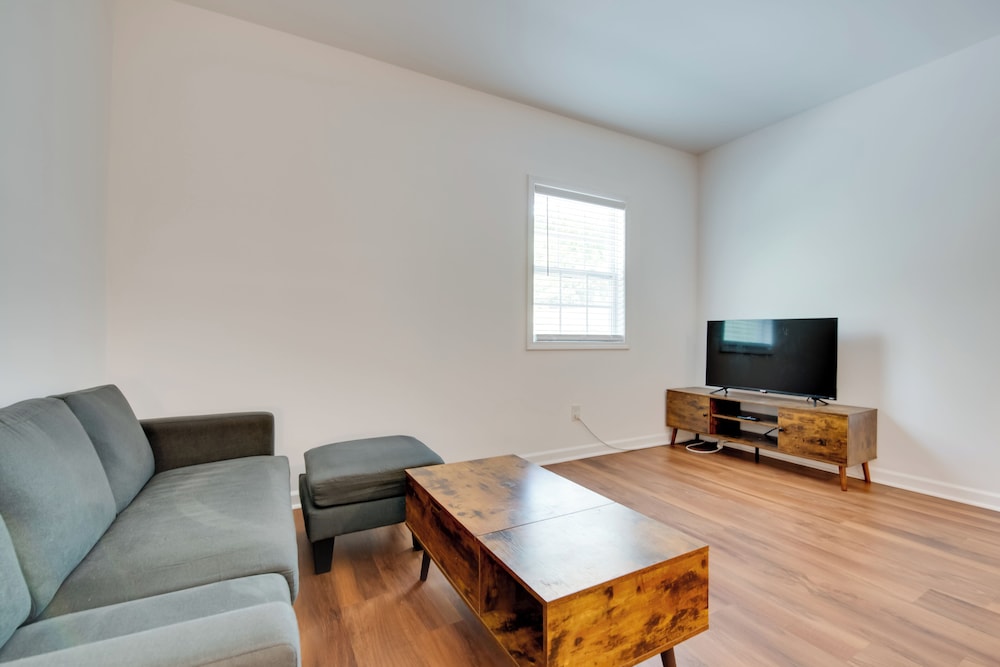 Near Trails & Live Music: Cozy Atlanta Apt!