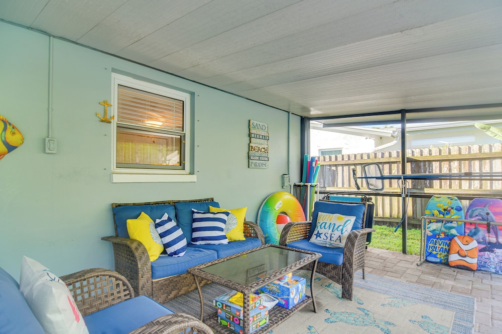 6 Mi to Clearwater Beach: Home w/ Furnished Lanai