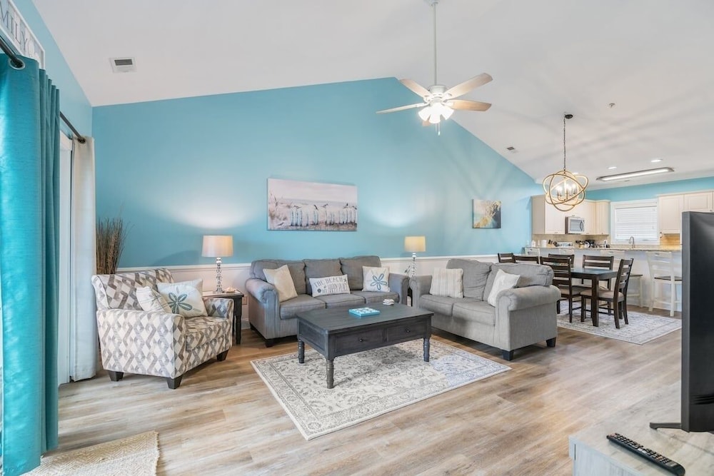 Magnolia Pointe Luster Leaf 4890-403 2 Bedroom Condo