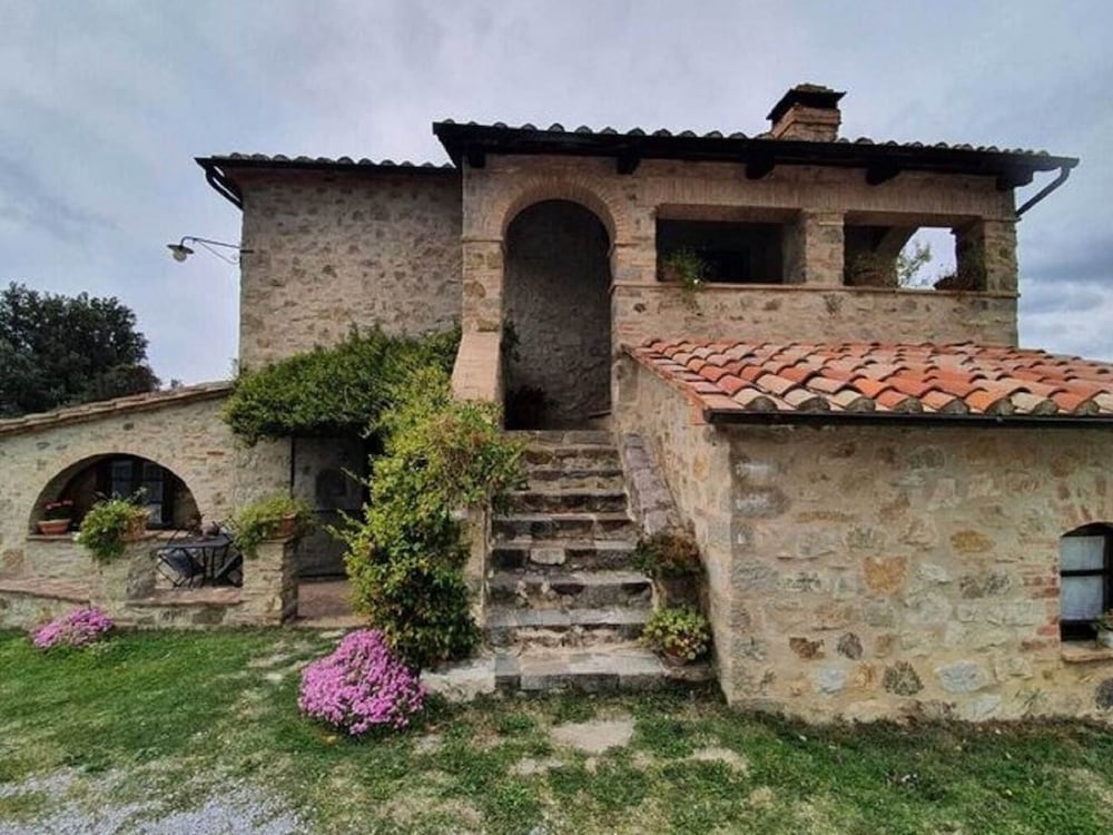 Tuscan Scenic View Stay view 2
