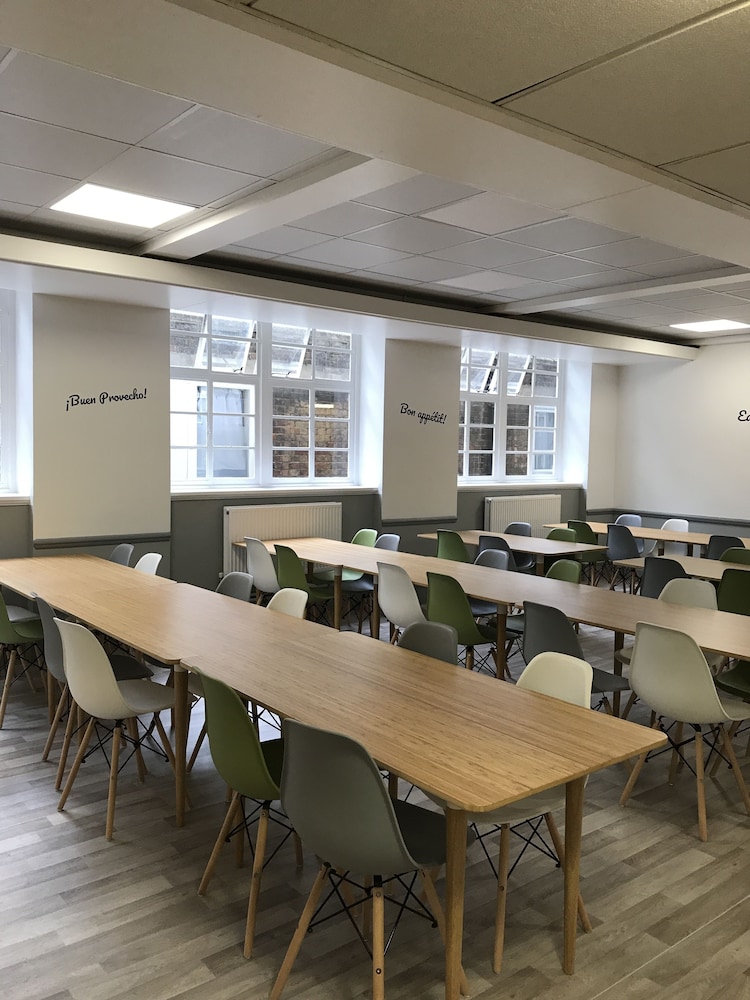 Bowden Court - Hostel