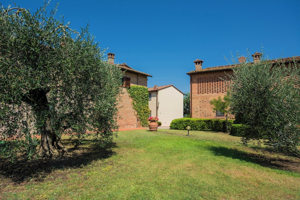 Amazing Chianti Site Olivo Shared Pool
