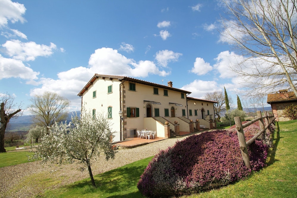 Apartment in Tuscany Near Vineyards