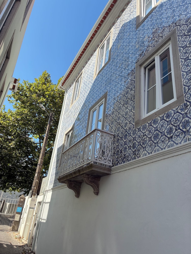 Sintra Flower Vintage Chalet