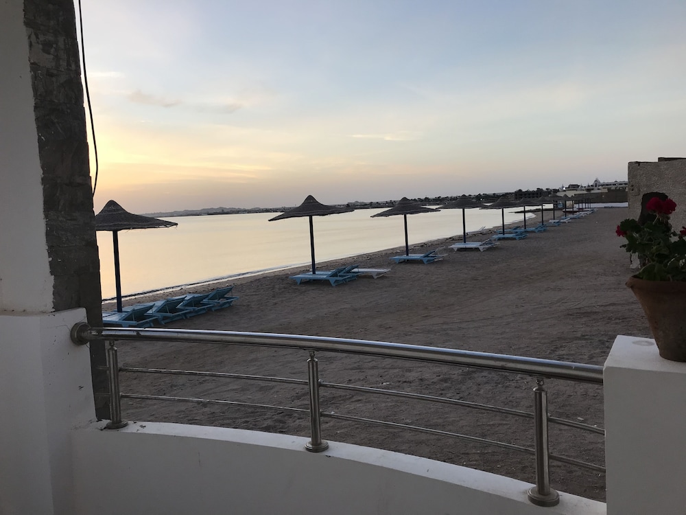 Cecelia Resort