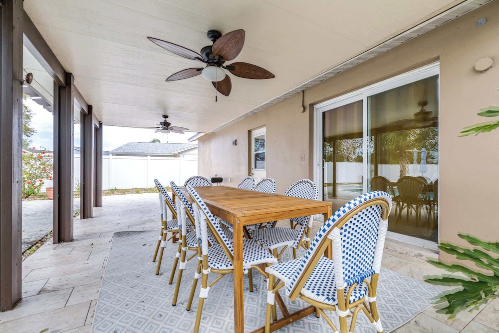 Bay Crest House Stay for 10!