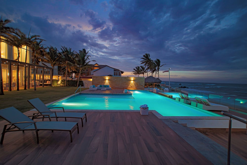 Oceanfront Luxury 10BR Villa