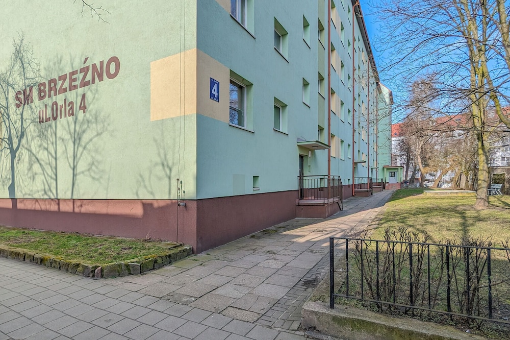 Apartment With Balcony by Renters view 2
