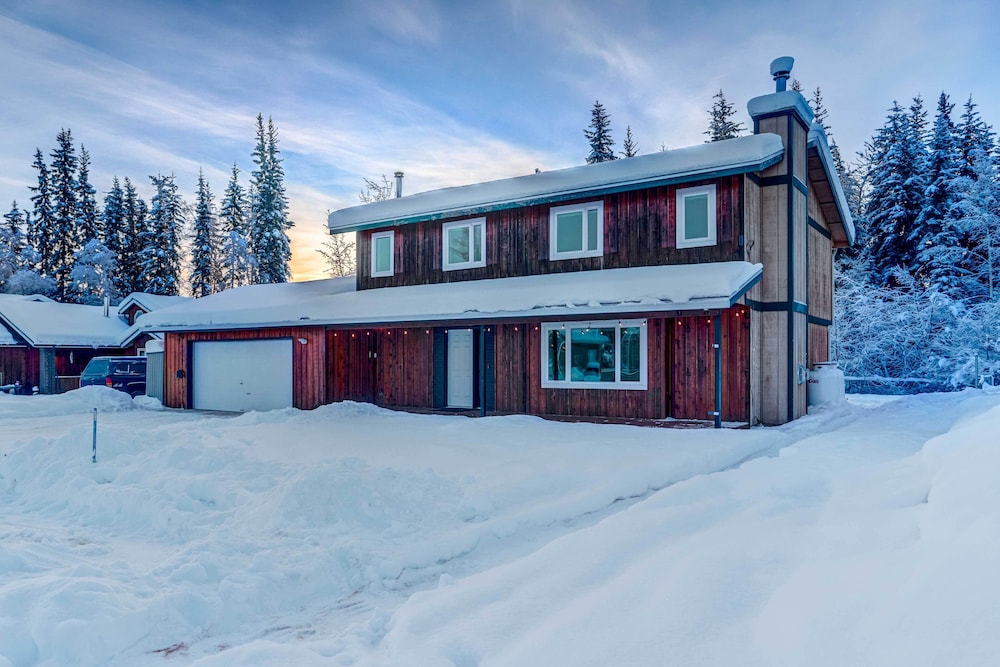 'northern Bliss' Modern Mtn-view Home in Fairbanks view 5