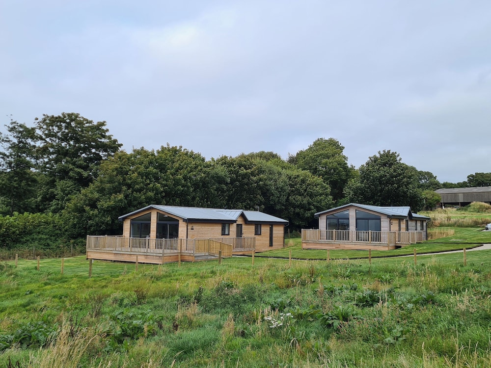 Cove Lodge