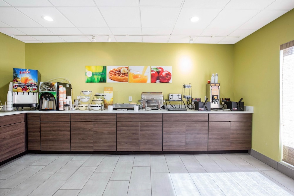St Louis Vacations - Quality Inn Suites Arnold - St Louis - Property Image 42