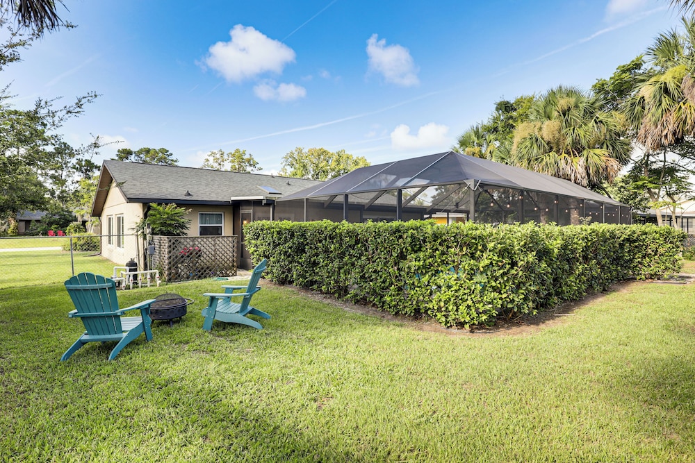 Palm Coast Escape w/ Outdoor Oasis: 6 Mi to Shore!