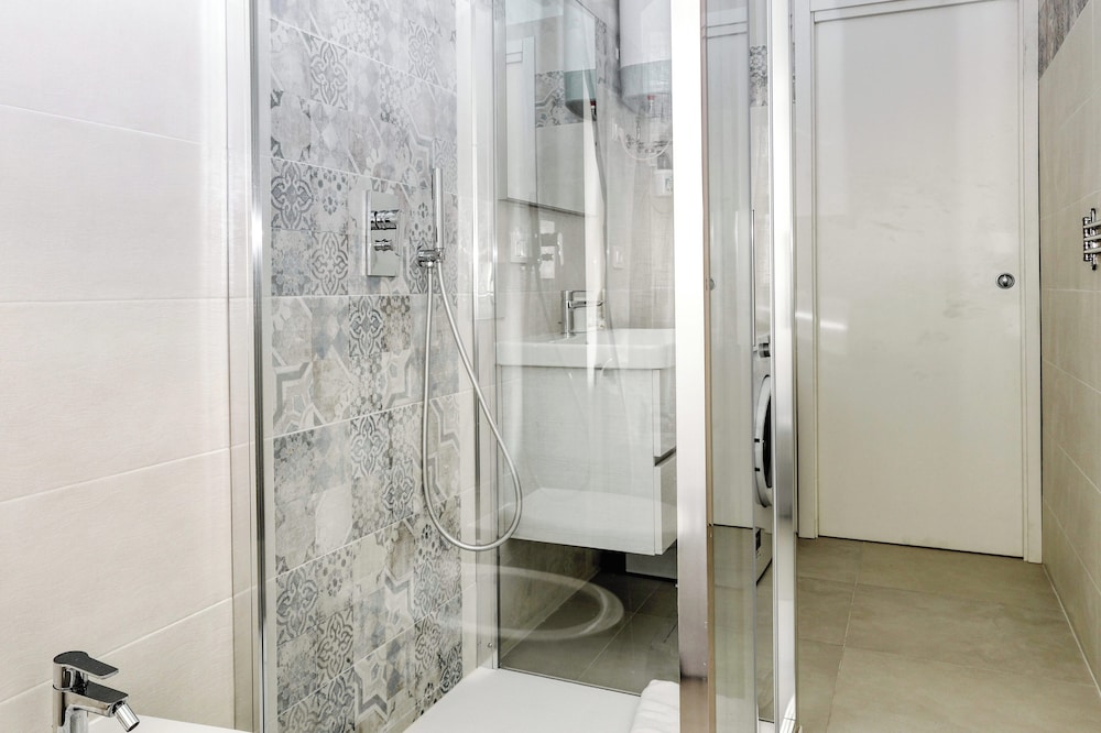 JOIVY Charming 2BR Flat near City Life