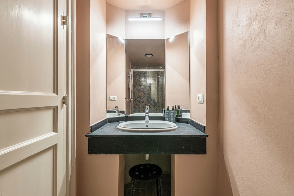 Central City Apartment by Wonderful Italy